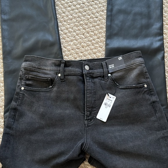 NWT! Super High Waisted Faux Leather Paneled 90’s Slim Jeans! - Picture 4 of 8